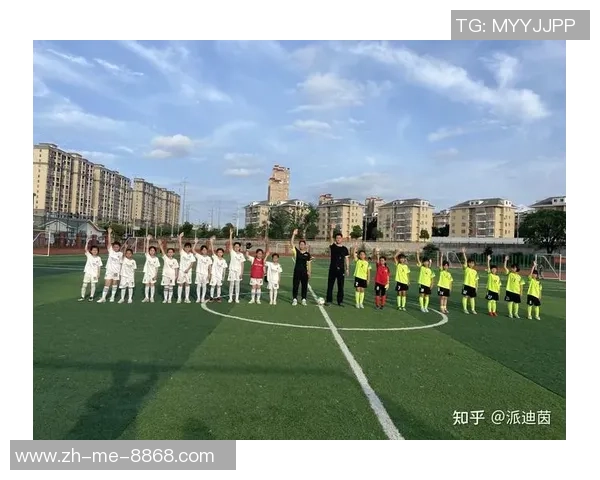 足球格拉夫的魅力与挑战探索足球运动中的战术与团队精神 足球格拉夫的魅力与挑战探索足球运动中的战术与团队精神